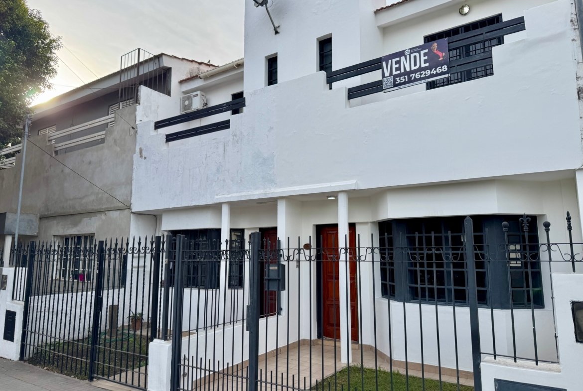 DÚPLEX EN VENTA MUY LUMINOSO, EXCELENTE UBICACIÓN, SIN EXPENSAS - QUEBRADA DE LAS ROSAS